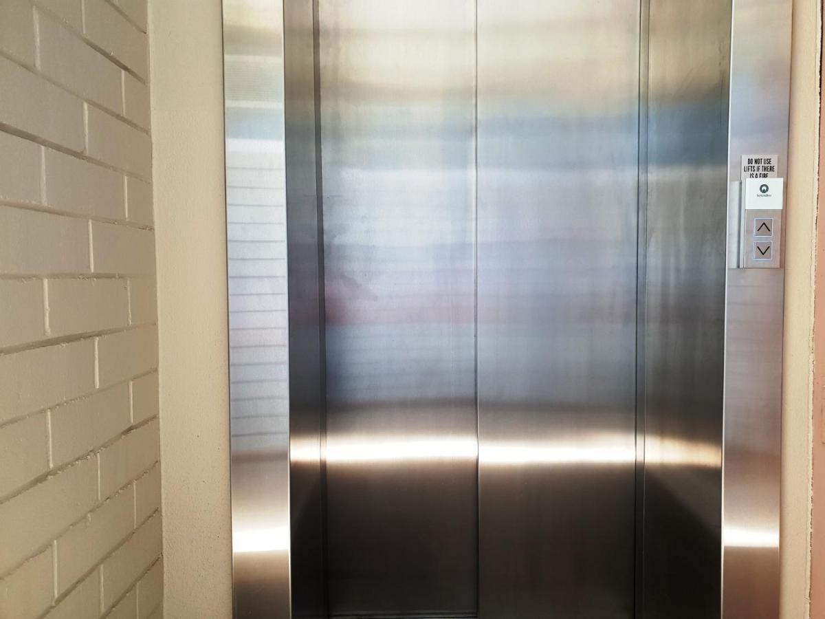 Studio 101 - First Floor Fremantle Studio Apartment Extérieur photo